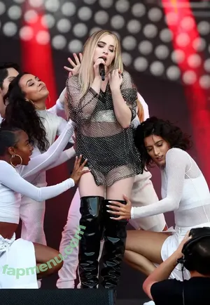 Sabrina Carpenter / sabrinacarpenter nude photo #5433