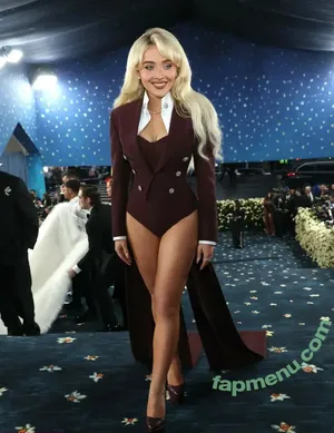 Sabrina Carpenter / sabrinacarpenter nude photo #5572