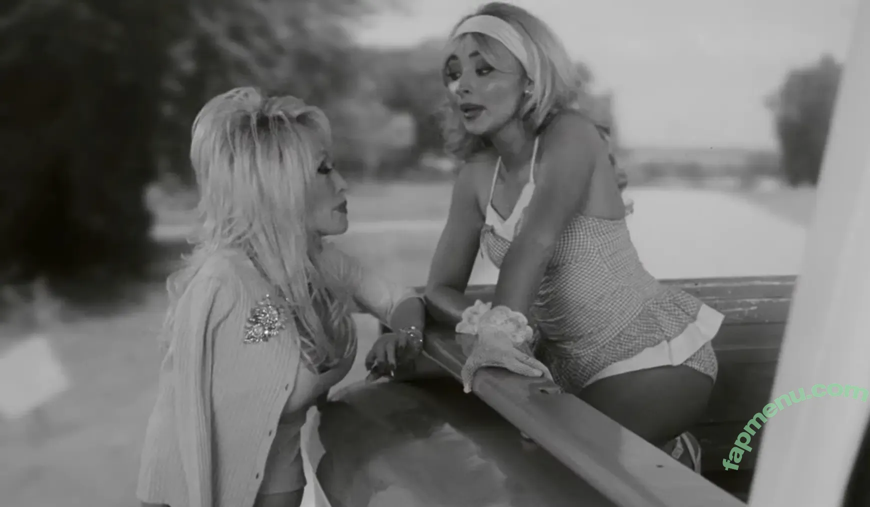 Sabrina Carpenter nude photo #5048 (sabrinacarpenter)