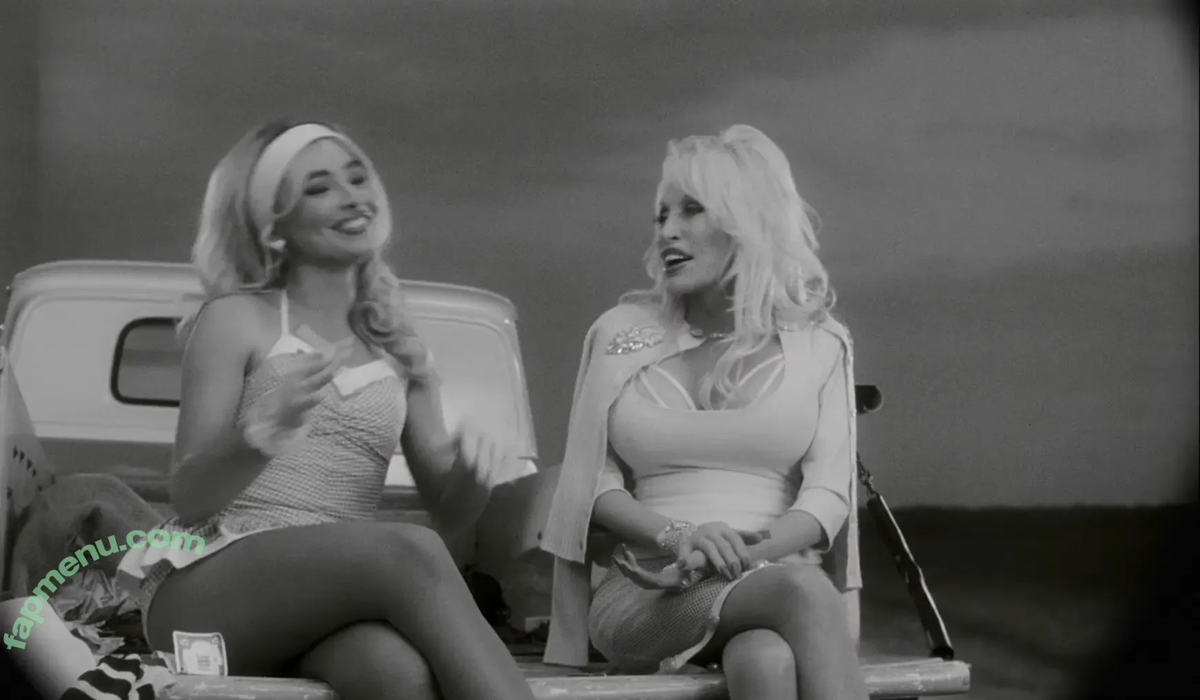 Sabrina Carpenter nude photo #5051 (sabrinacarpenter)