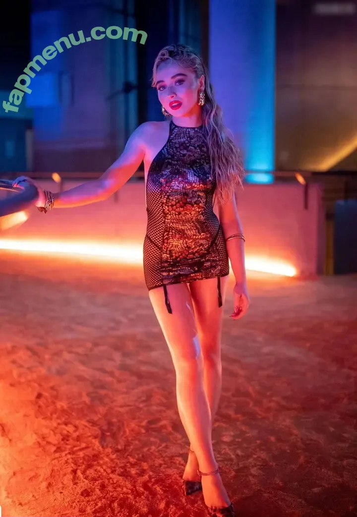 Sabrina Carpenter nude photo #5060 (sabrinacarpenter)