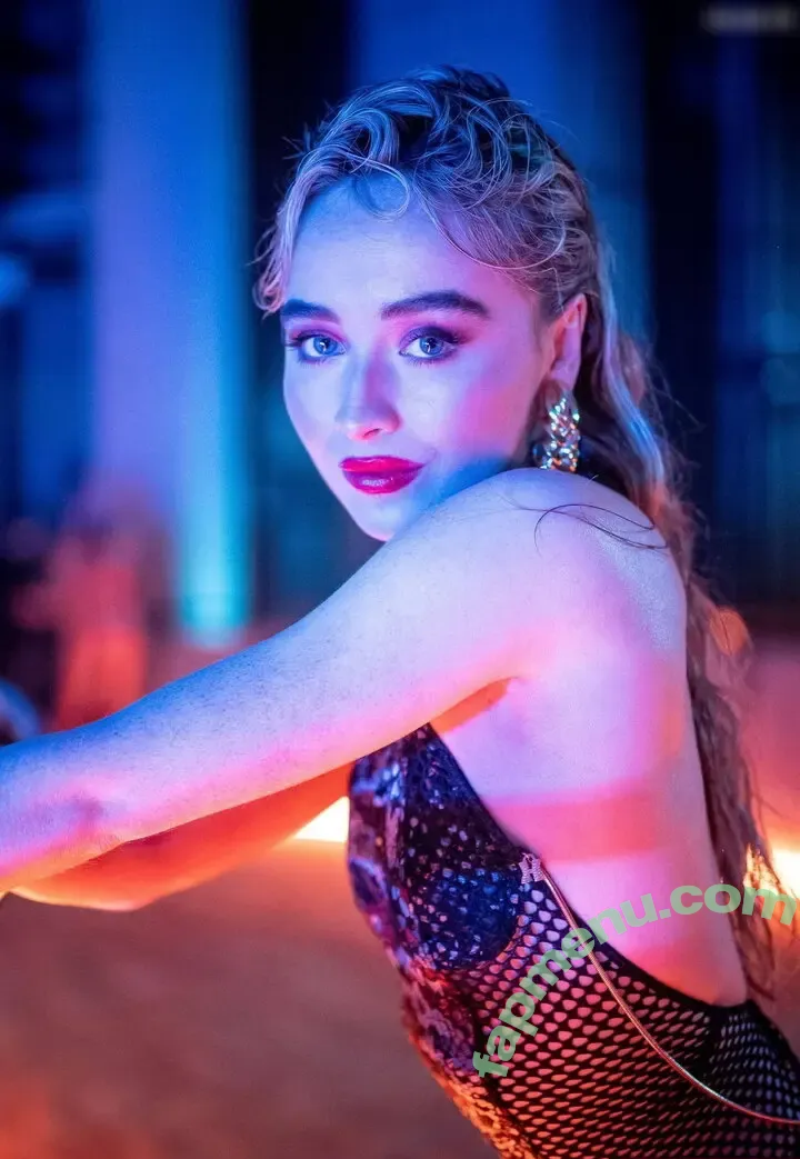 Sabrina Carpenter nude photo #5070 (sabrinacarpenter)