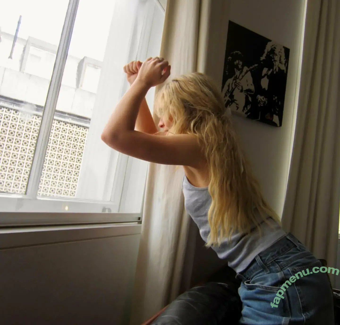 Sabrina Carpenter nude photo #5076 (sabrinacarpenter)