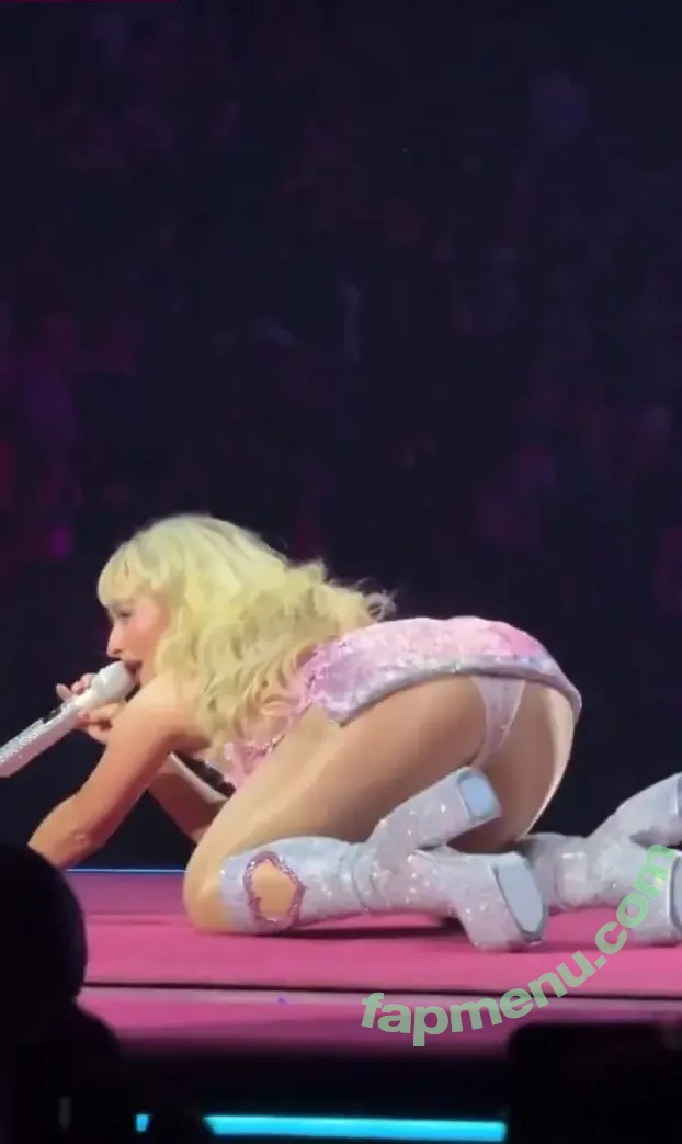 Sabrina Carpenter nude photo #5170 (sabrinacarpenter)