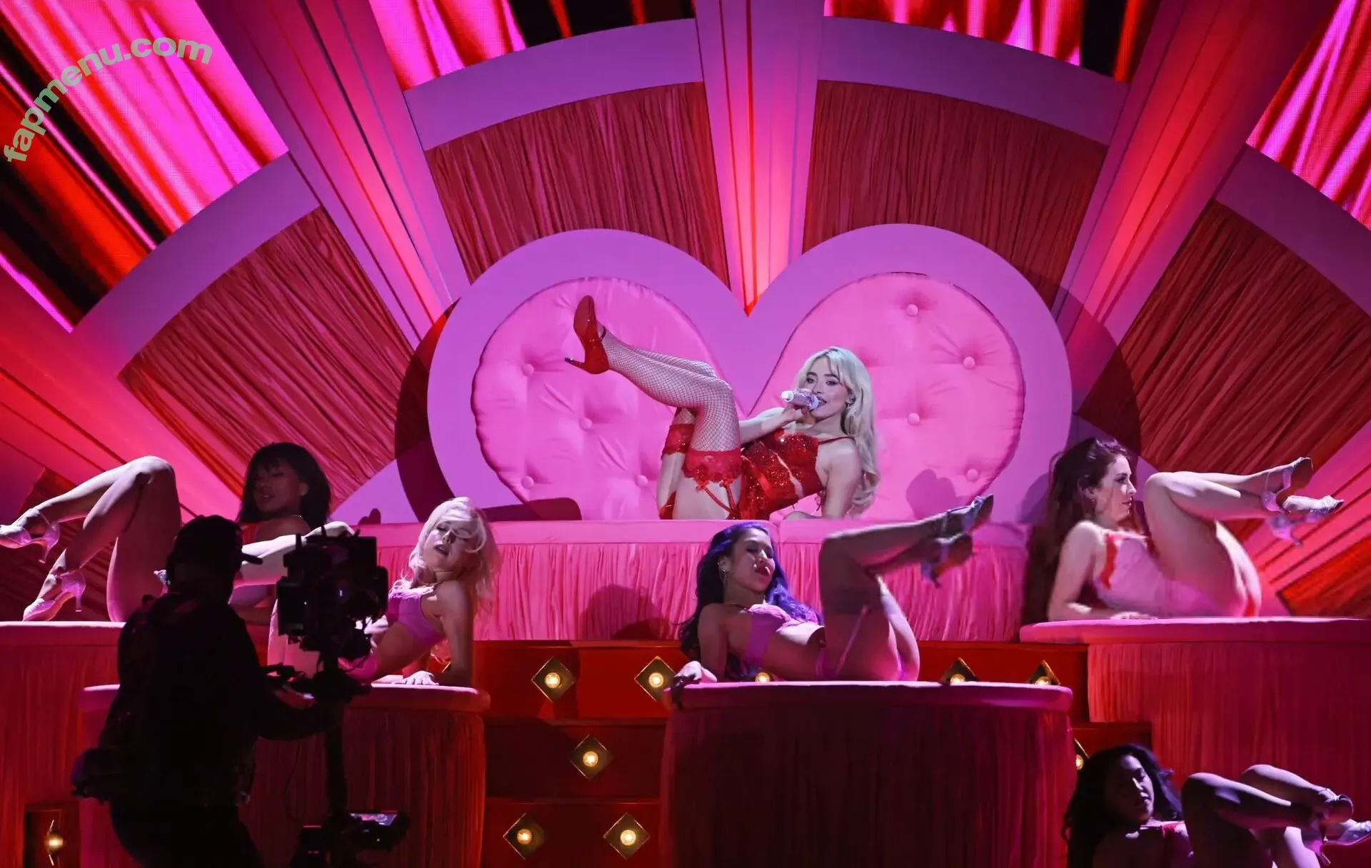 Sabrina Carpenter nude photo #5183 (sabrinacarpenter)