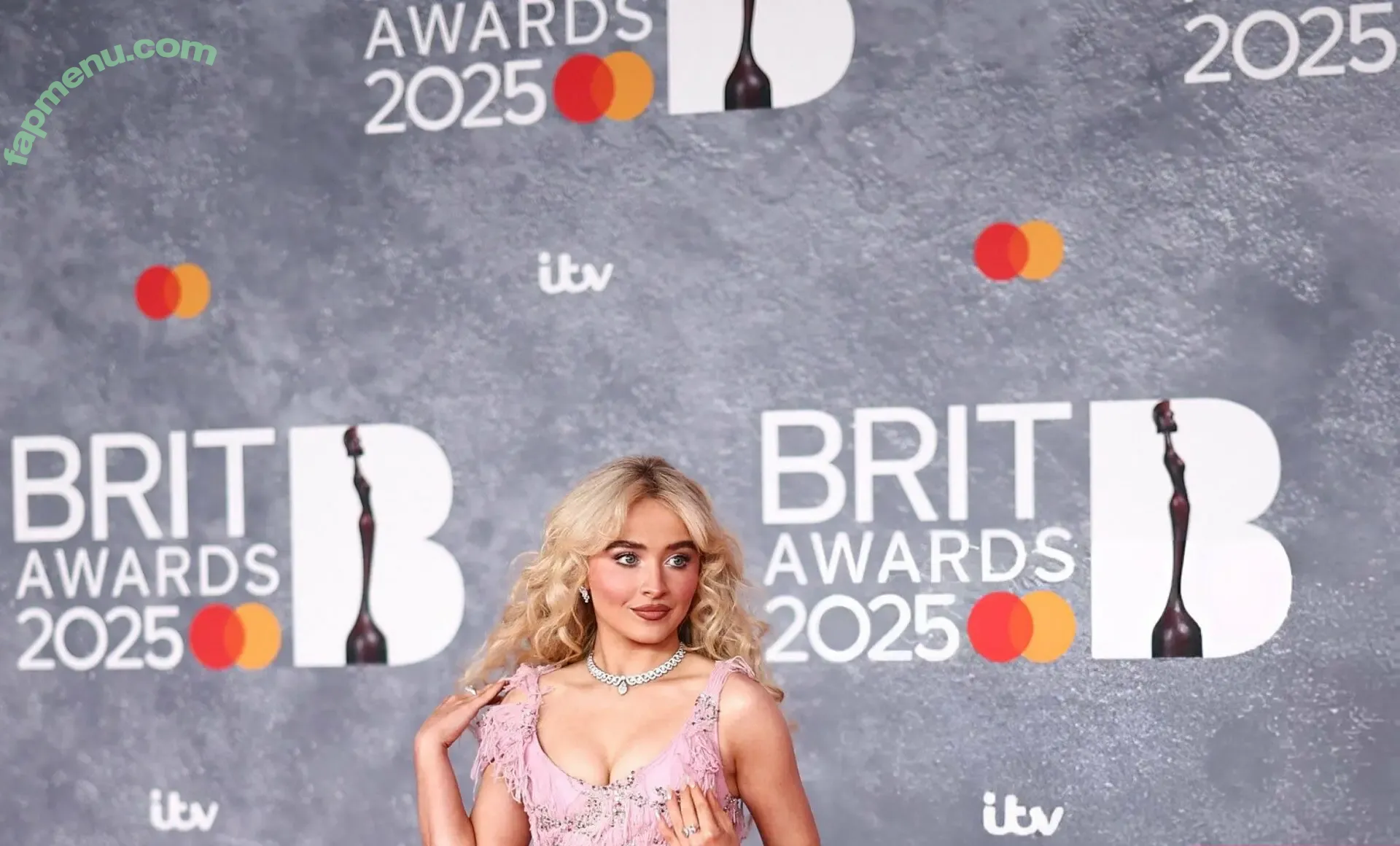 Sabrina Carpenter nude photo #5244 (sabrinacarpenter)