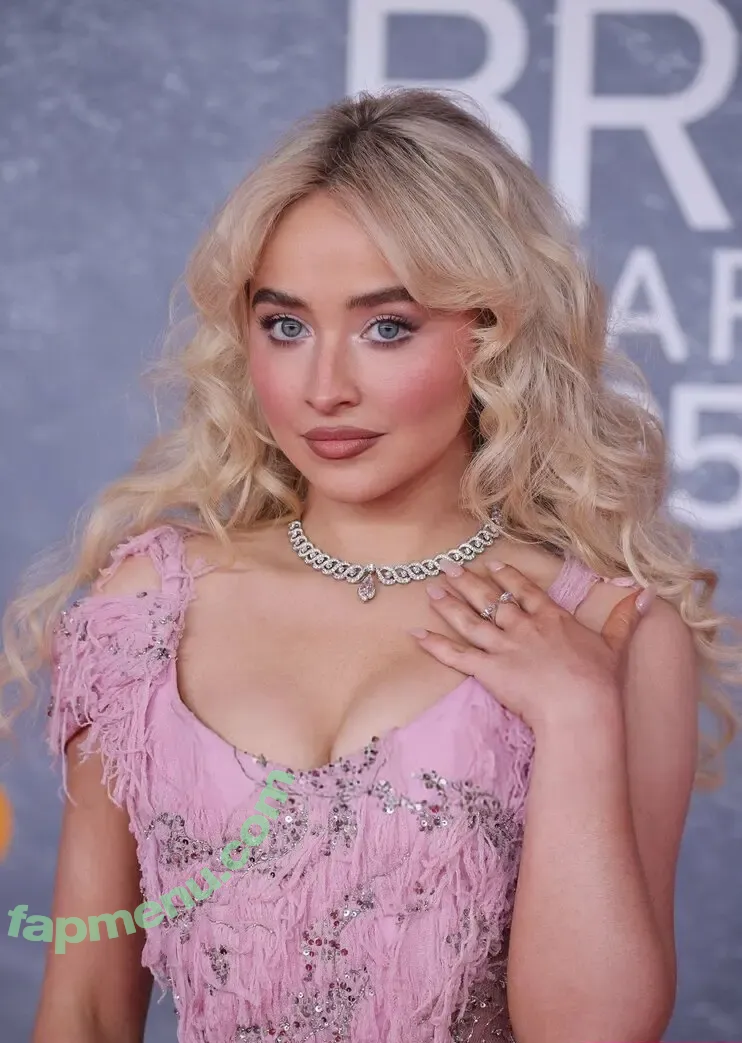 Sabrina Carpenter nude photo #5272 (sabrinacarpenter)