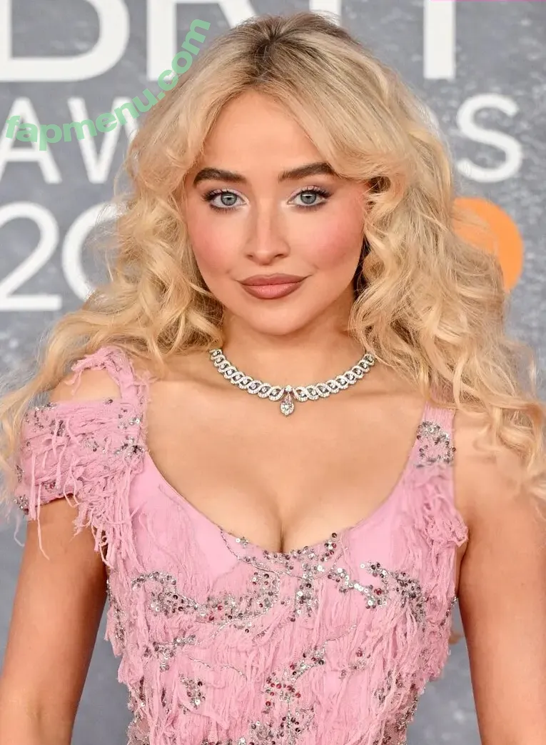 Sabrina Carpenter nude photo #5273 (sabrinacarpenter)