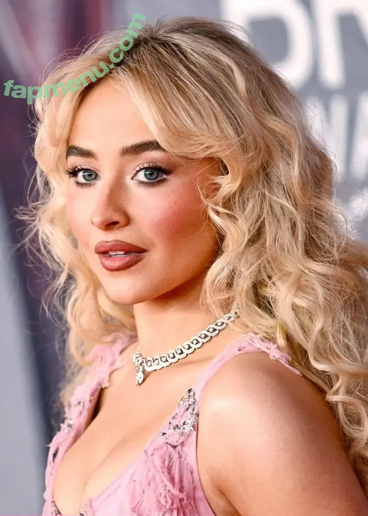 Sabrina Carpenter nude photo #5275 (sabrinacarpenter)