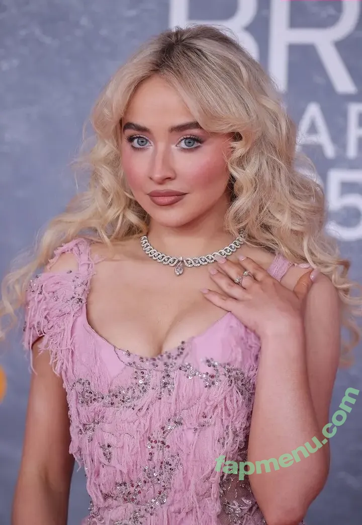 Sabrina Carpenter nude photo #5281 (sabrinacarpenter)