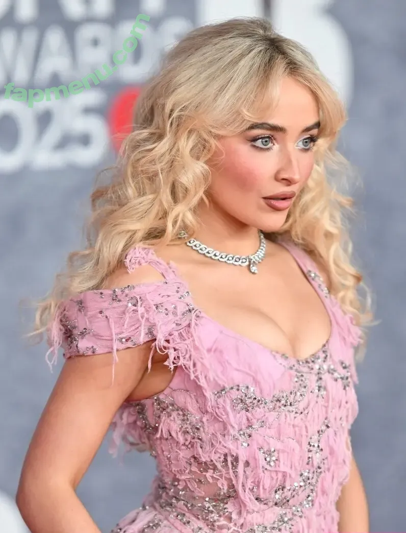 Sabrina Carpenter nude photo #5284 (sabrinacarpenter)