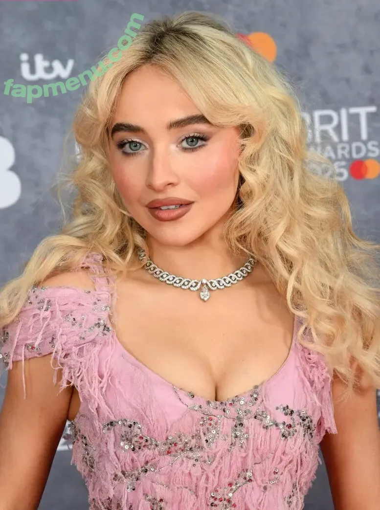 Sabrina Carpenter nude photo #5286 (sabrinacarpenter)