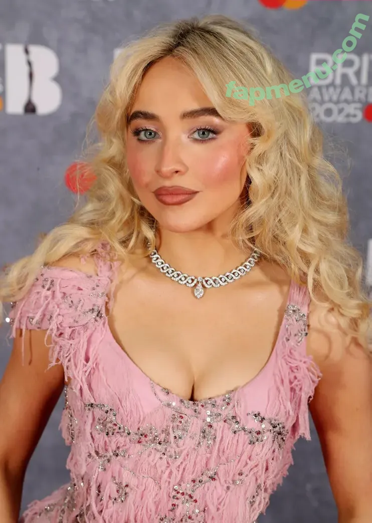 Sabrina Carpenter nude photo #5293 (sabrinacarpenter)