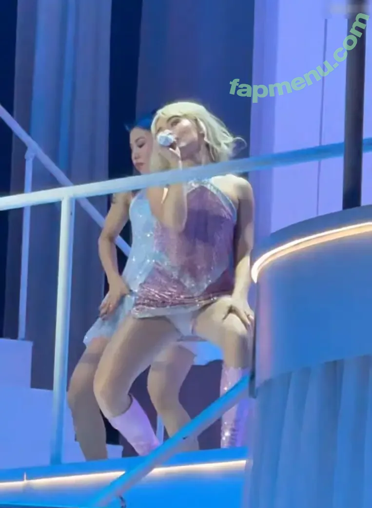 Sabrina Carpenter nude photo #5298 (sabrinacarpenter)