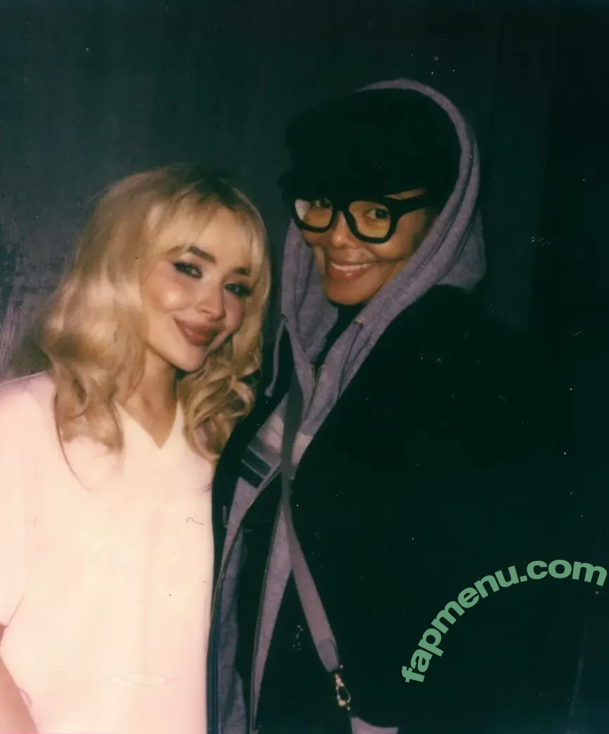 Sabrina Carpenter nude photo #5323 (sabrinacarpenter)