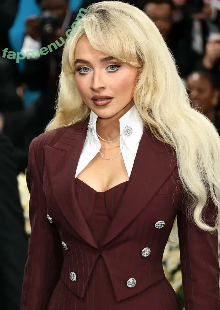 Sabrina Carpenter nude photo #5540 (sabrinacarpenter)
