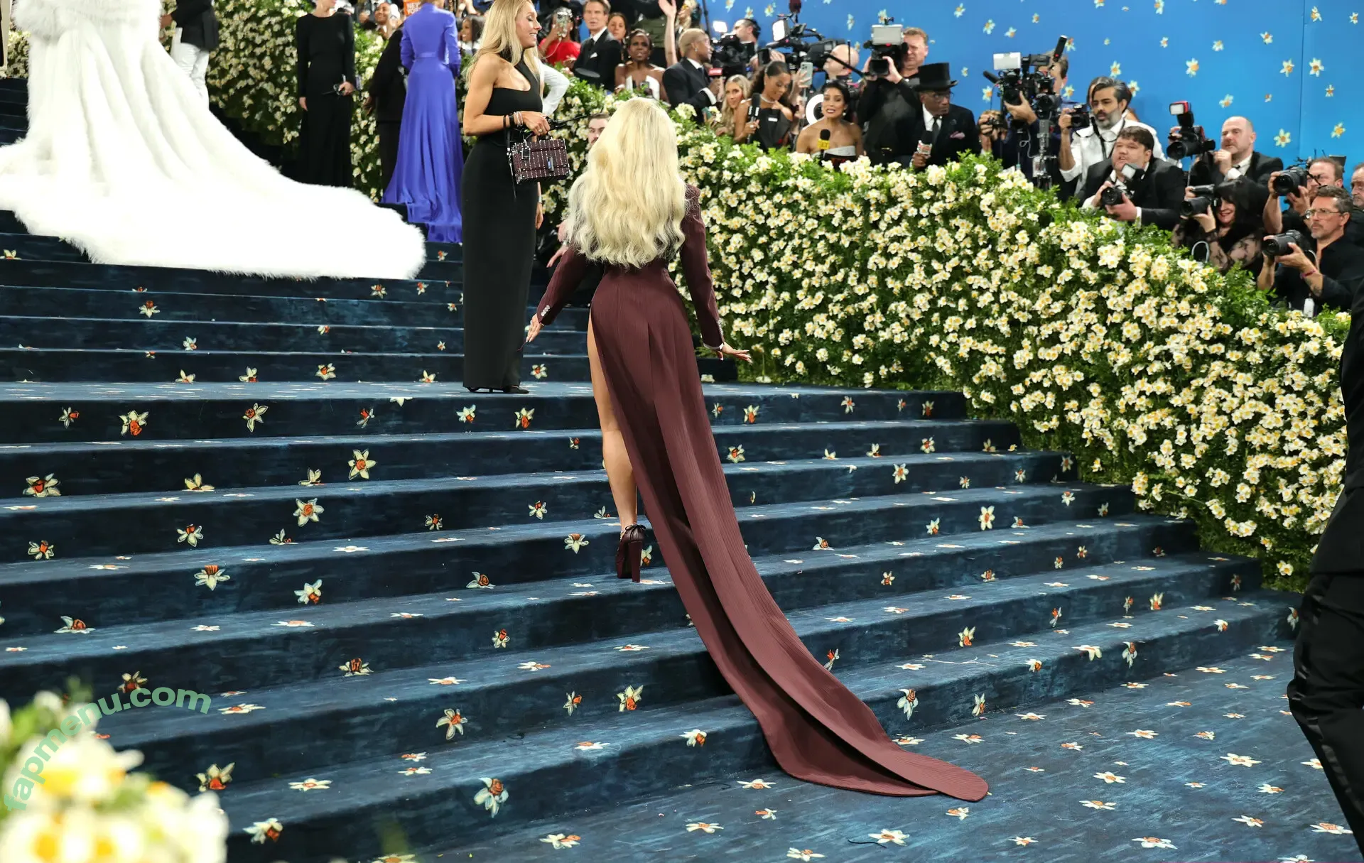 Sabrina Carpenter nude photo #5586 (sabrinacarpenter)