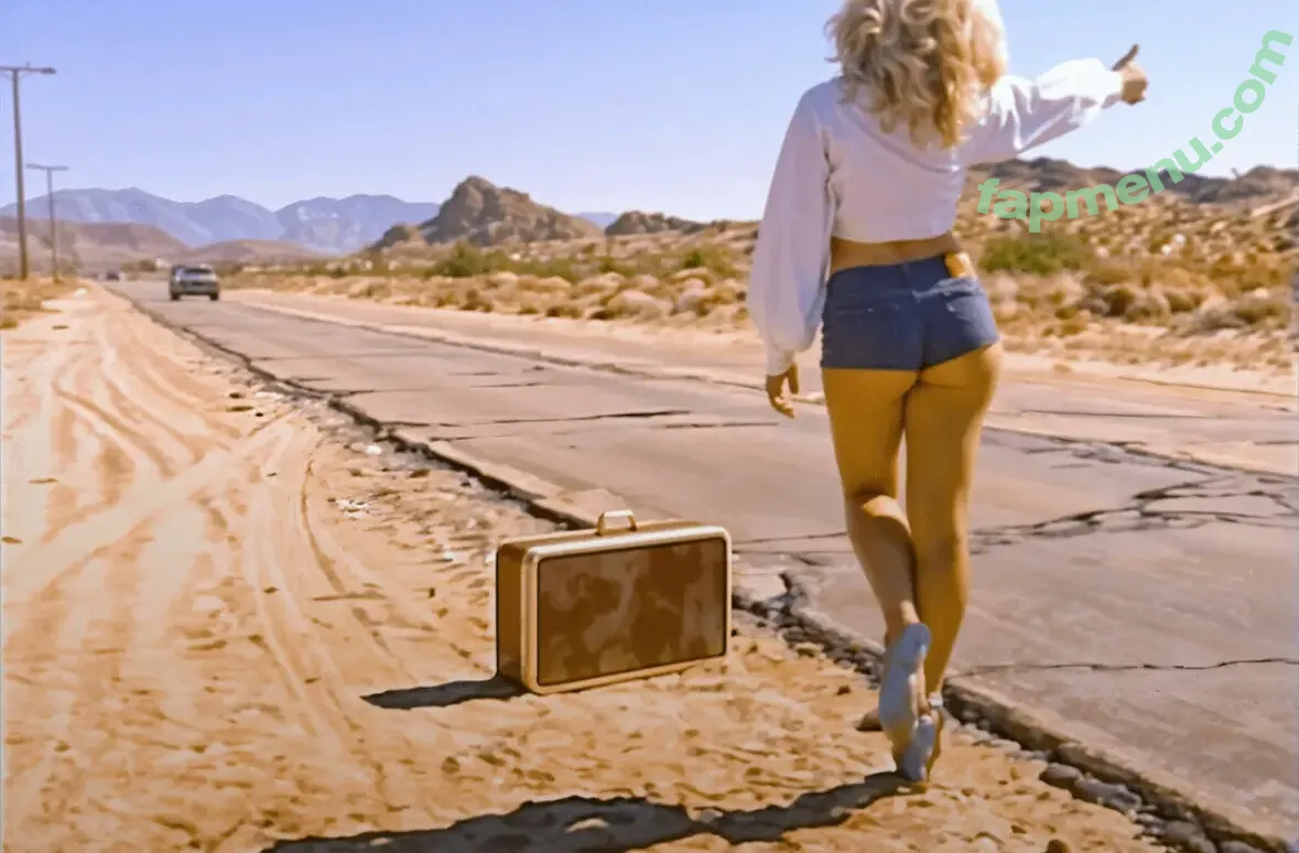 Sabrina Carpenter nude photo #5736 (sabrinacarpenter)