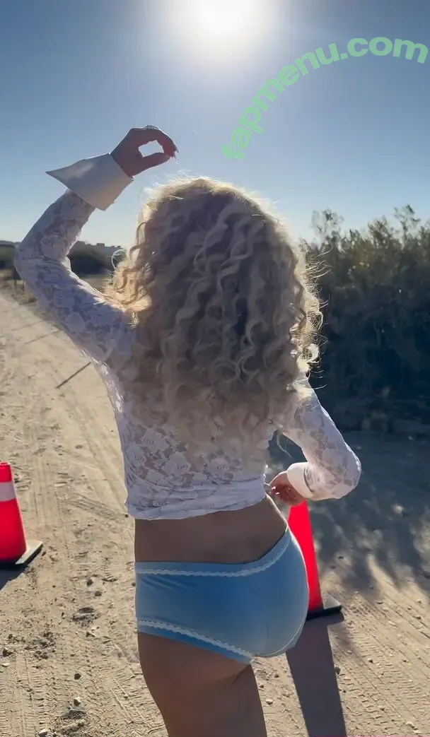 Sabrina Carpenter nude photo #5749 (sabrinacarpenter)