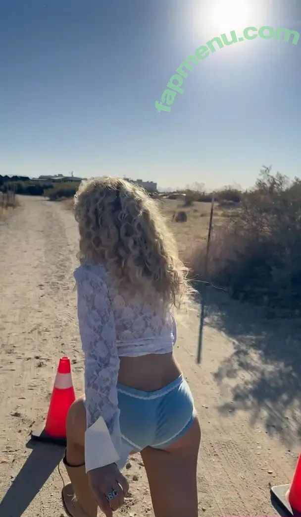 Sabrina Carpenter nude photo #5750 (sabrinacarpenter)