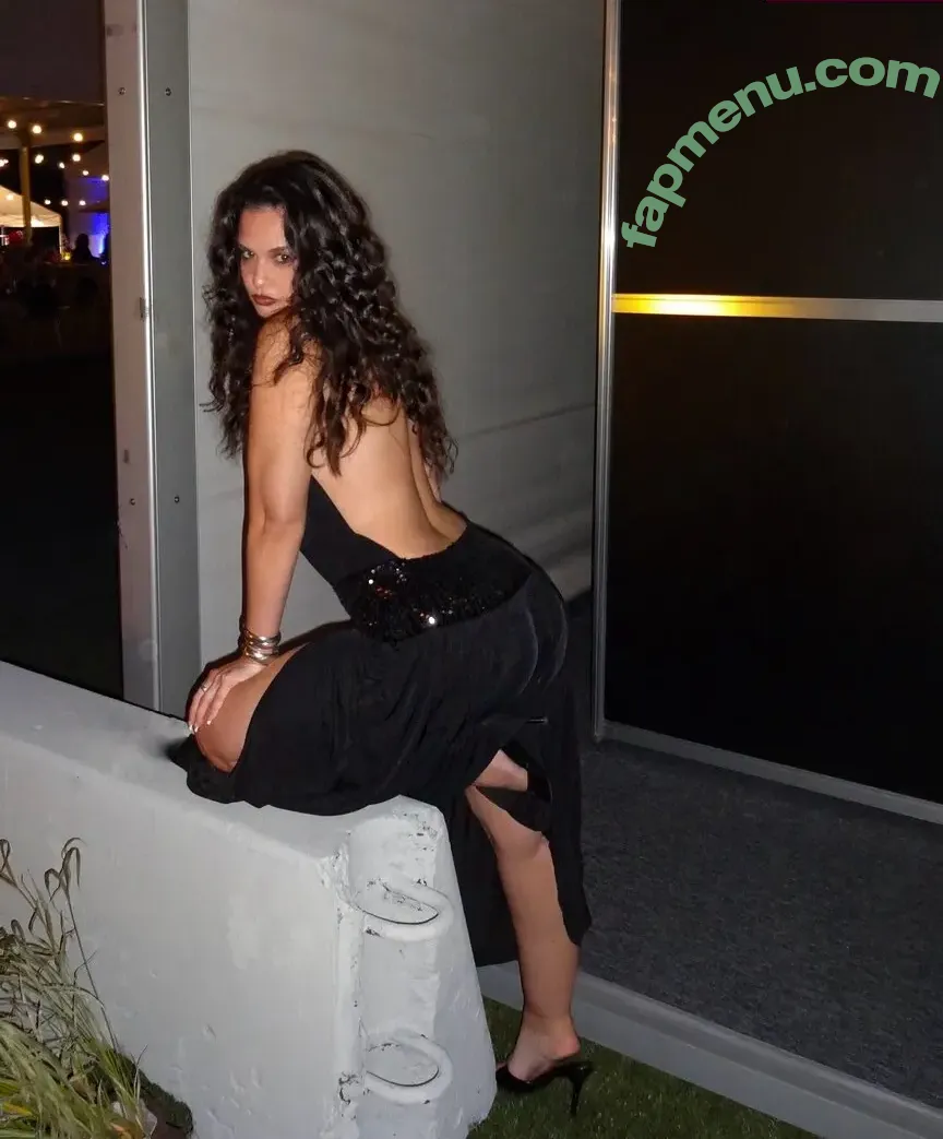 Sabrina Claudio nude photo #0056 (sabrinaclaudio / therealmasokiss_)