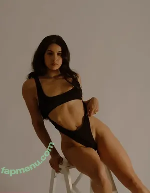 Sabrina Gomes / itsyaraa / pv_sabrina / sabrinaagomes1 nude photo #0025