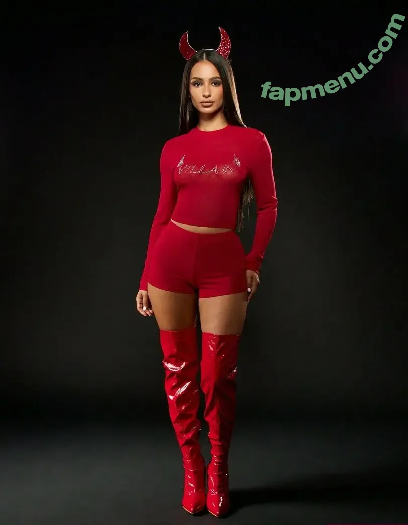 Sabrina Khouiel nude photo #0029 (Sabrinak______)