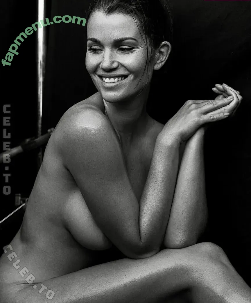 Sabrina Laporte nude photo #0228 (sab_lpt / sablpt)