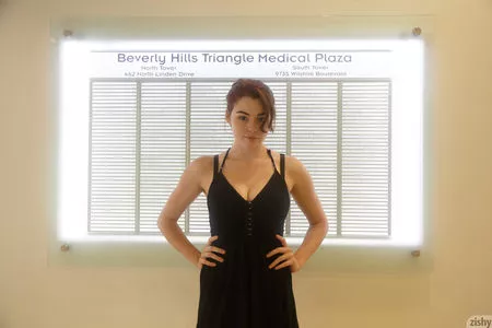 Sabrina Lynn / itssabrinalynn nude photo #0291