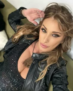 Sabrina Salerno / sabrinasalernofficial nude photo #2443