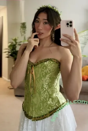 sabsgentleaura / auranextdoor / mrshikesalot / user nude photo #0047