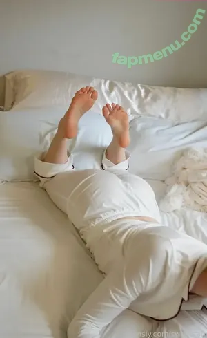 sabsgentleaura / auranextdoor / mrshikesalot / user nude photo #0156