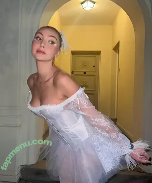  nude photo #0001