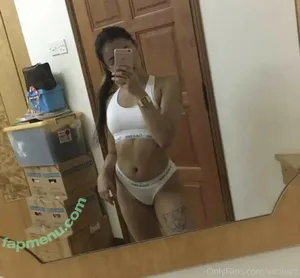 Sadbutt nude photo #0006