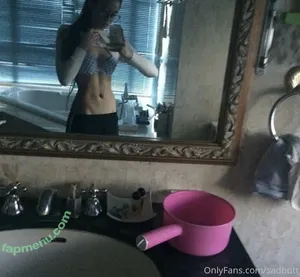 Sadbutt nude photo #0040