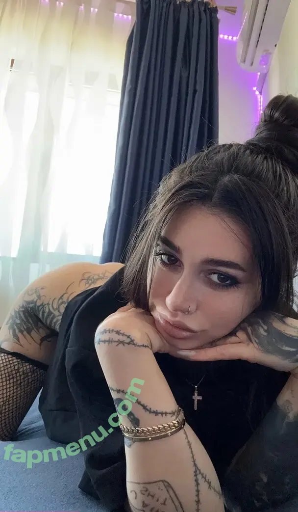 sadgarlic nude photo #0023 (sadgarlic)