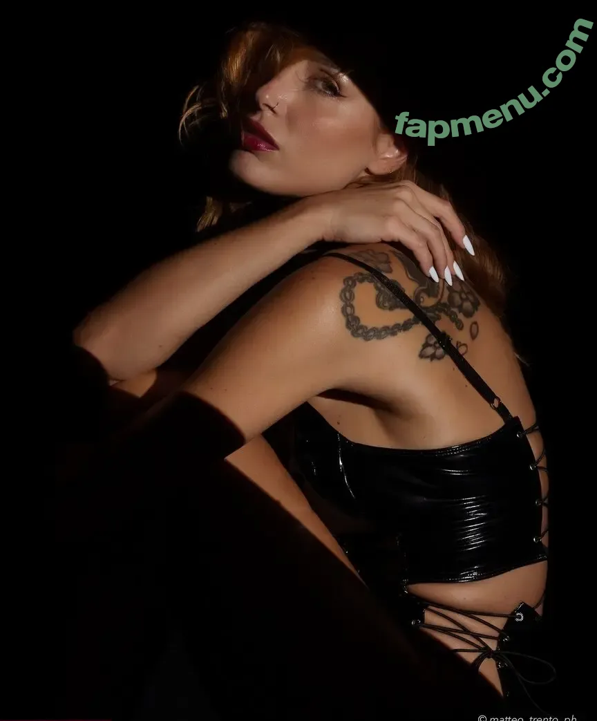 Sadie Gray nude photo #0102 (sadiegrayheart / sadiegraymodel)