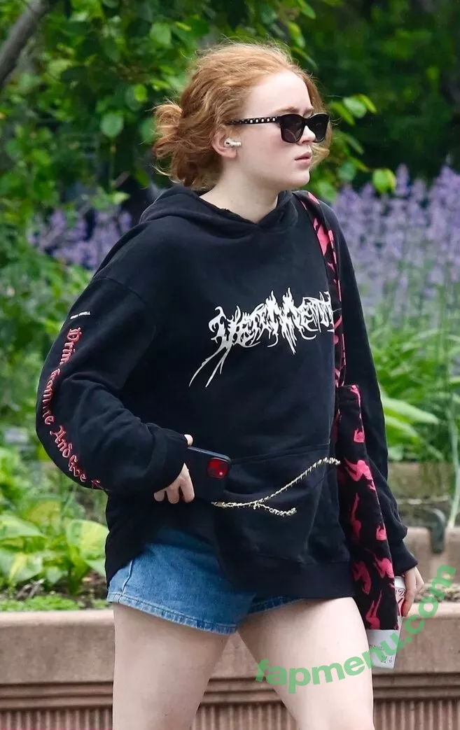 Sadie Sink nude photo #0986 (sadiesink / sadiesink_)