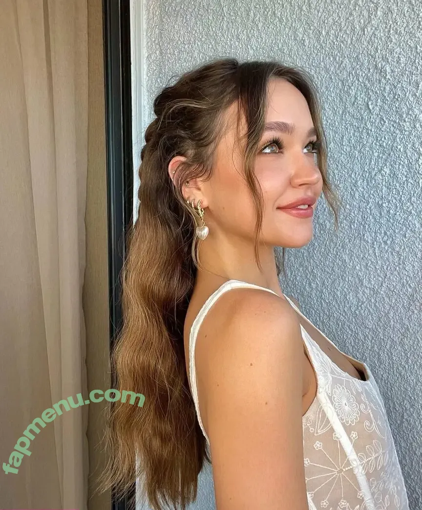 Sadie Stanley nude photo #0033 (sadieastanley)