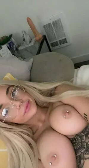 sadmachinethot / sad.machines nude photo #0091