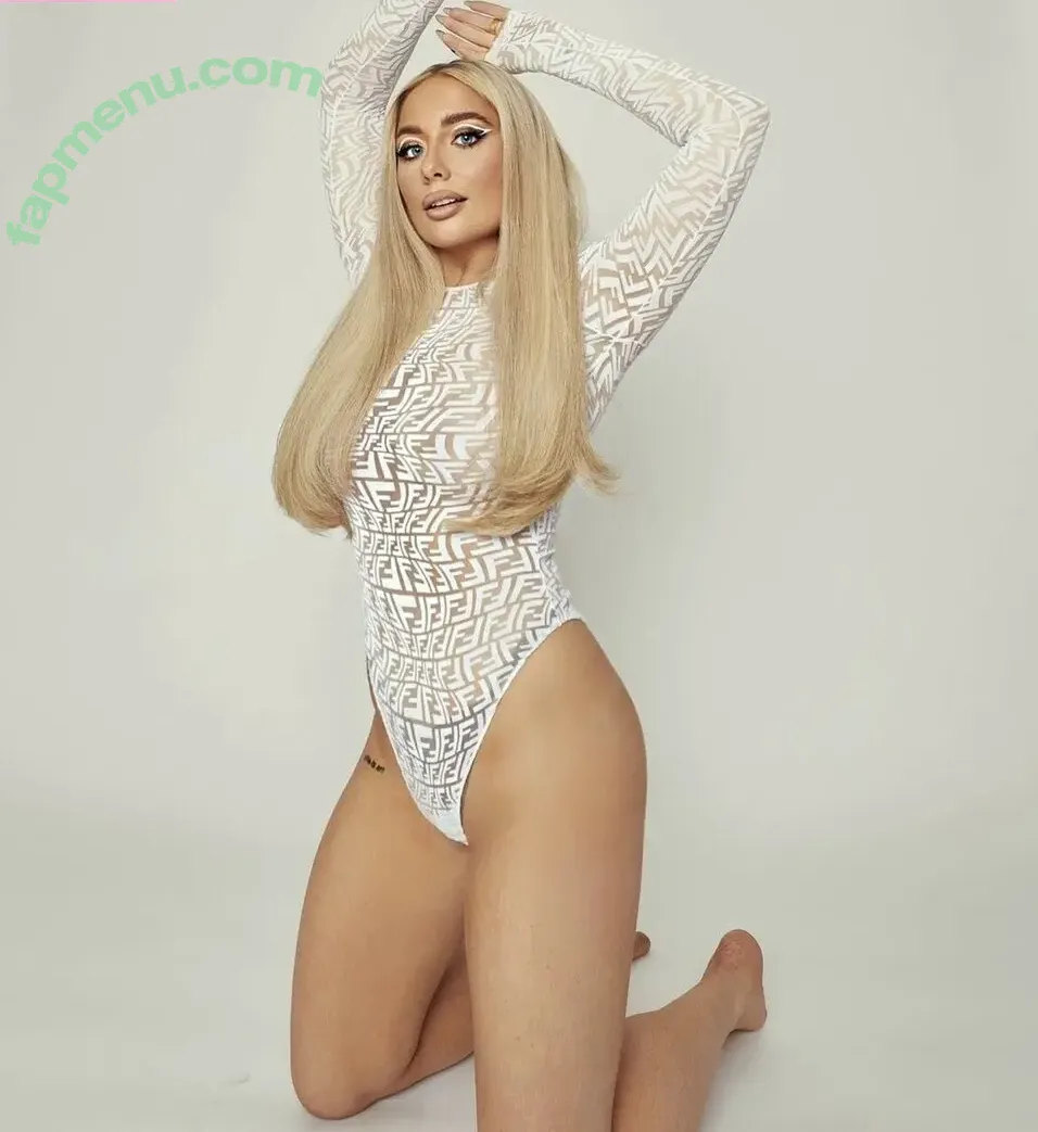 Saffron Barker nude photo #0012 (saffronbarker / thegoddesssaffron)
