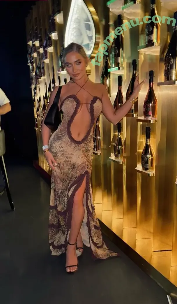 Saffron Barker nude photo #0024 (saffronbarker / thegoddesssaffron)