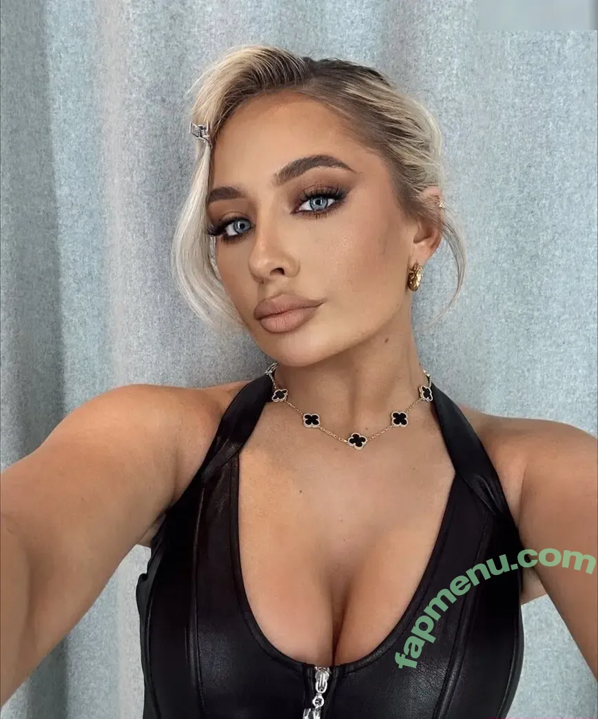 Saffron Barker nude photo #0068 (saffronbarker / thegoddesssaffron)