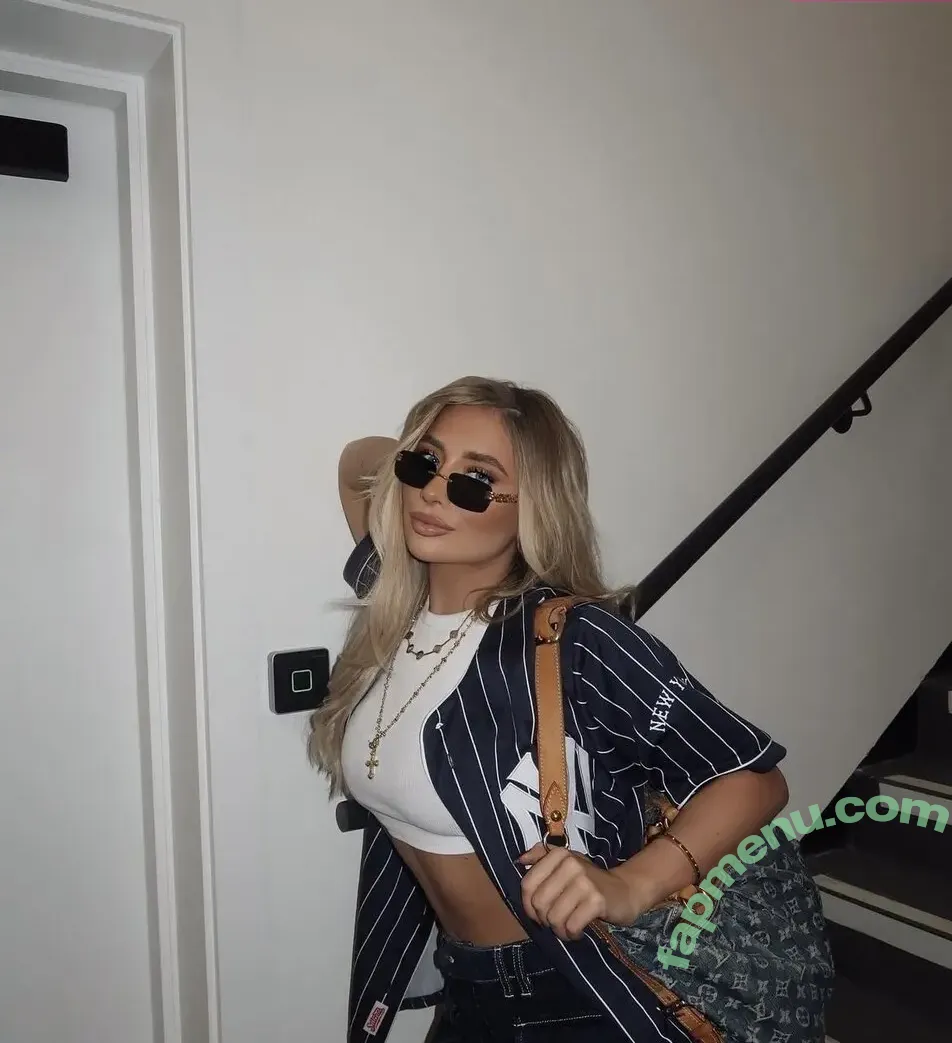 Saffron Barker nude photo #0092 (saffronbarker / thegoddesssaffron)
