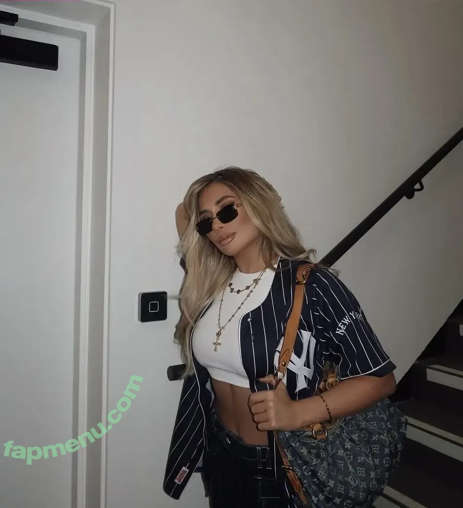 Saffron Barker nude photo #0094 (saffronbarker / thegoddesssaffron)