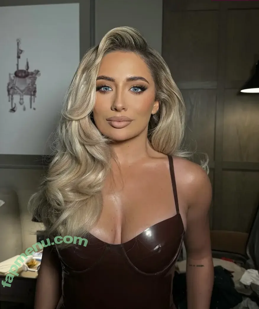 Saffron Barker nude photo #0095 (saffronbarker / thegoddesssaffron)