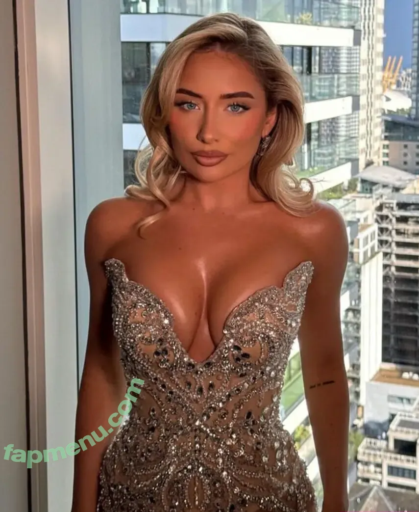 Saffron Barker nude photo #0138 (saffronbarker / thegoddesssaffron)