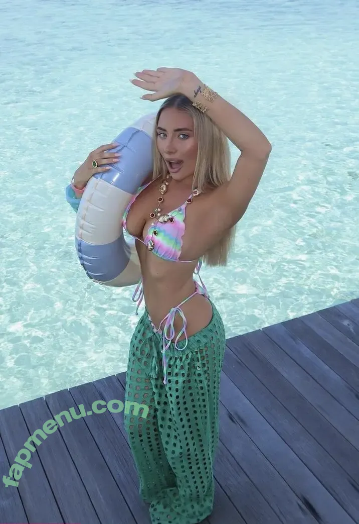 Saffron Barker nude photo #0158 (saffronbarker / thegoddesssaffron)