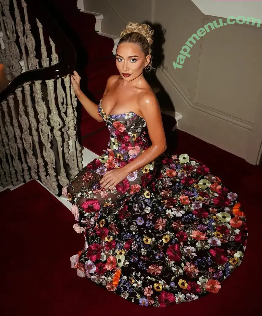 Saffron Barker nude photo #0193 (saffronbarker / thegoddesssaffron)