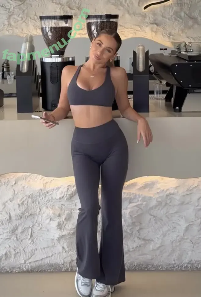 Saffron Barker nude photo #0413 (SaffronBarker / thegoddesssaffron)